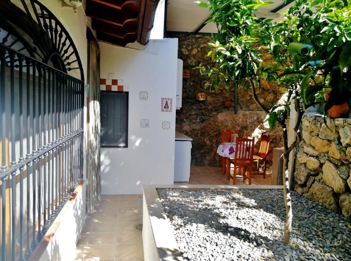 Velez Nazari La Choza Villa Vélez de Benaudalla España